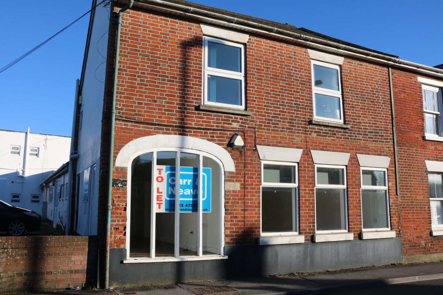 GROUND FLOOR COMMERCIAL UNIT TO LET Carr and Neave