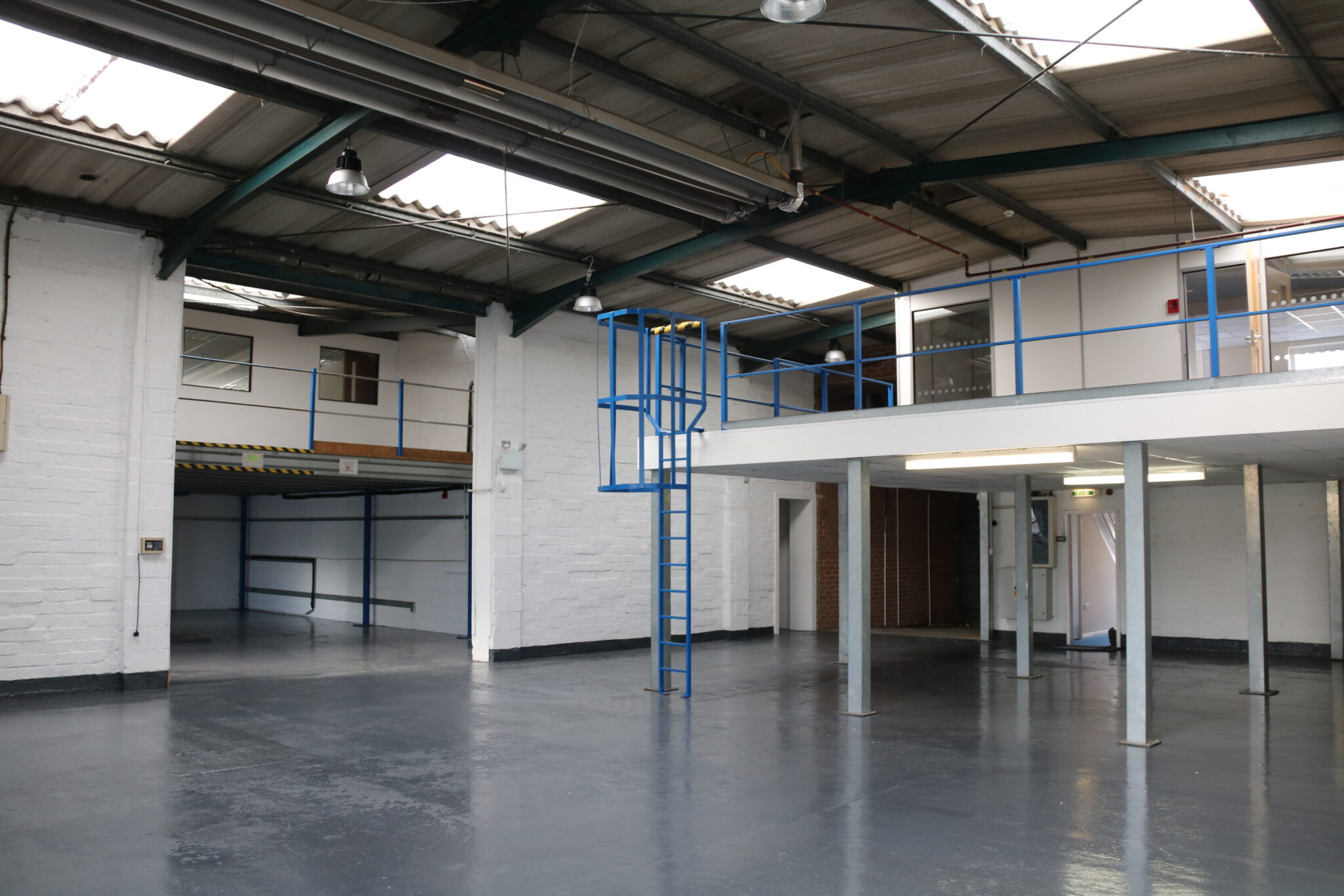 SUBSTANTIAL FACTORY UNIT WITH AIR CONDITIONED OFFICES Carr and Neave